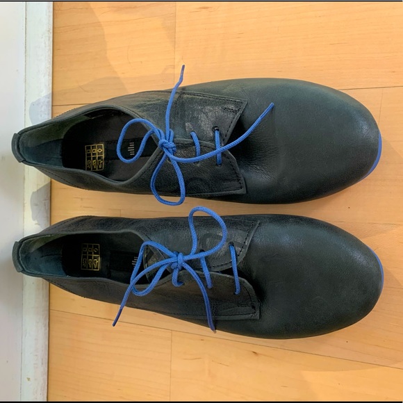 Women Leather Shoes - Picture 1 of 4